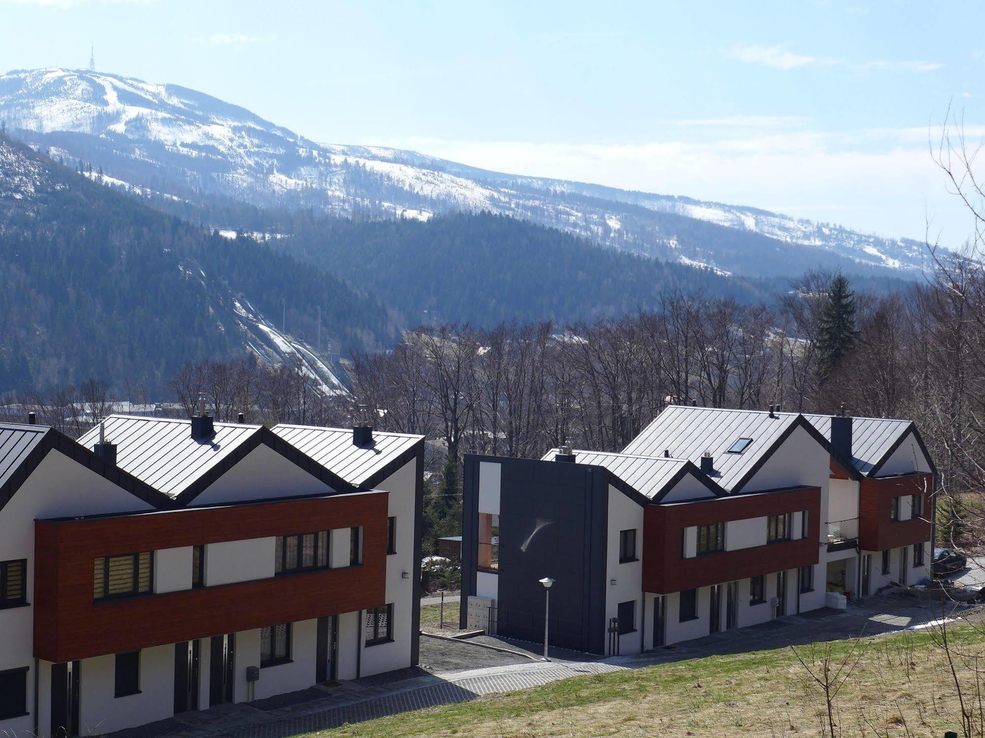 Apartamenty Zloty Widok ชเจอร์ค ภายนอก รูปภาพ