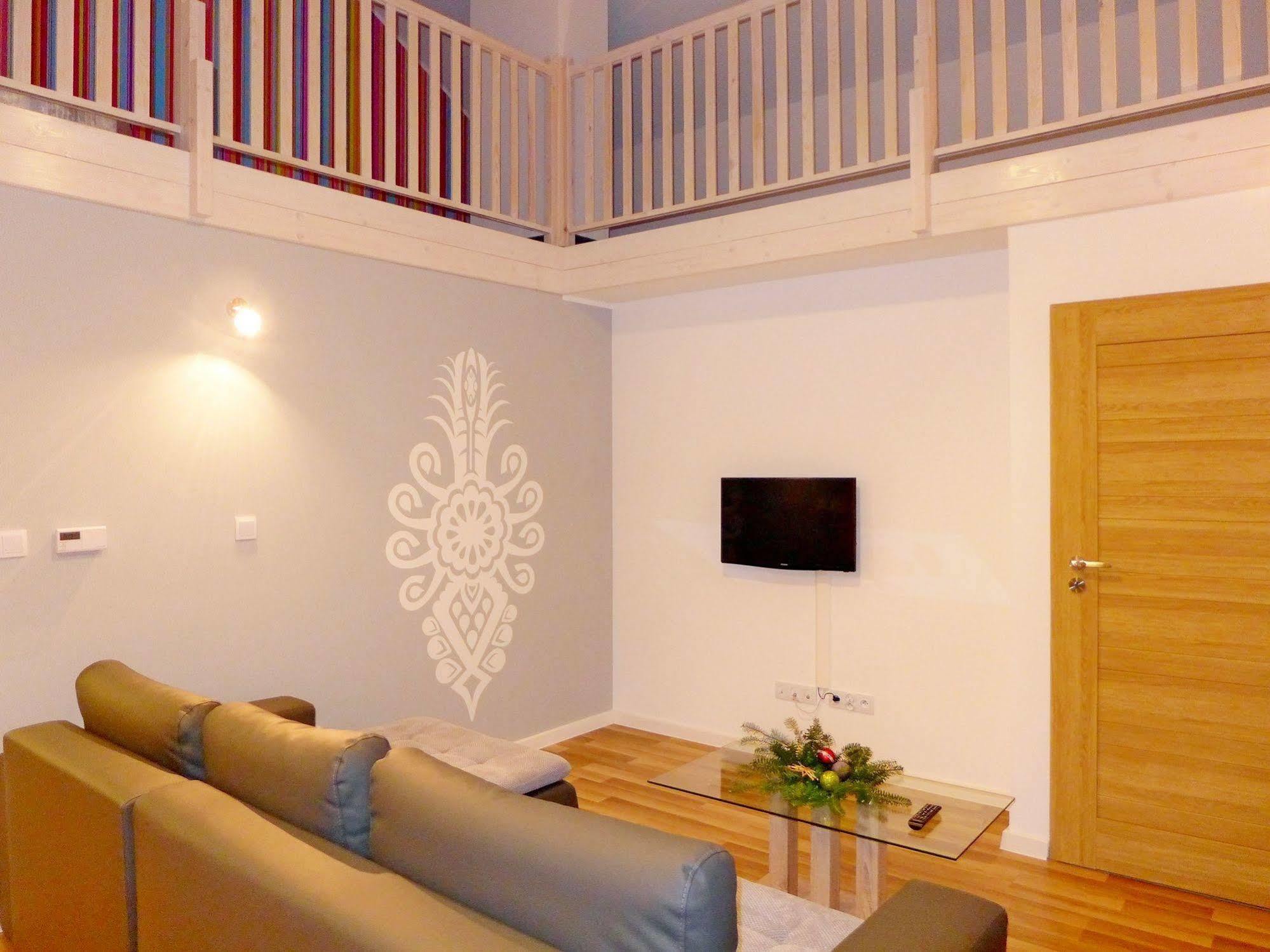 Apartamenty Zloty Widok ชเจอร์ค ภายนอก รูปภาพ